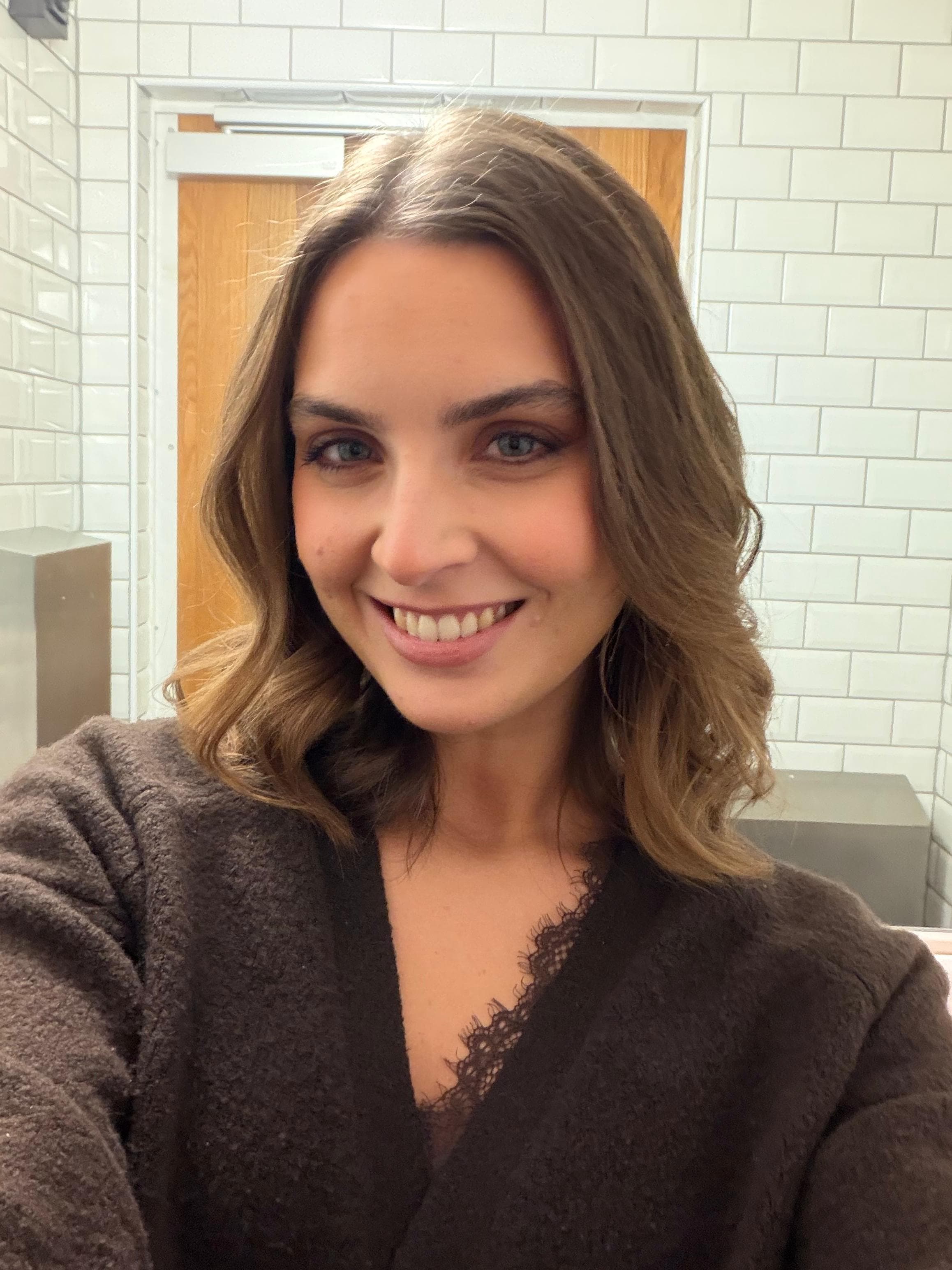 Selfie caricate per generare foto curriculum IA e foto professionale con FotoCurriculumPro 2