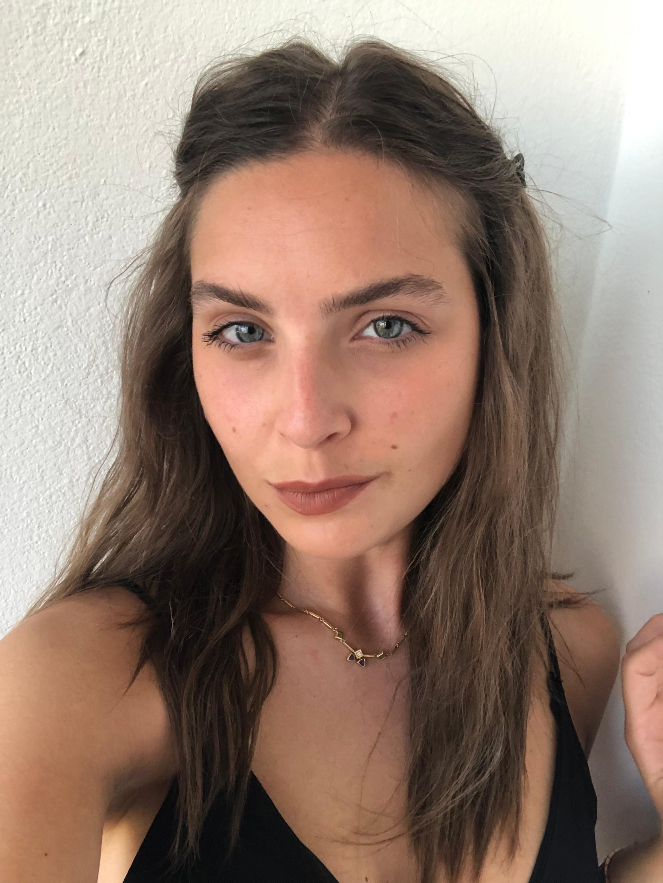 Selfie caricate per generare foto curriculum IA e foto professionale con FotoCurriculumPro 3