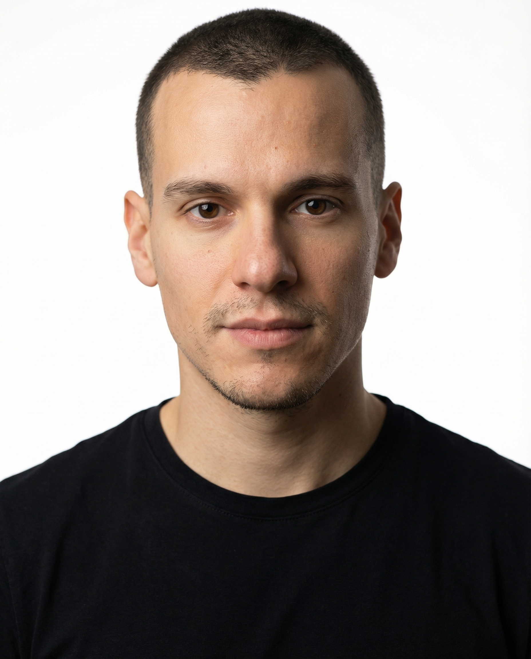 T-Shirt Nera Minimal