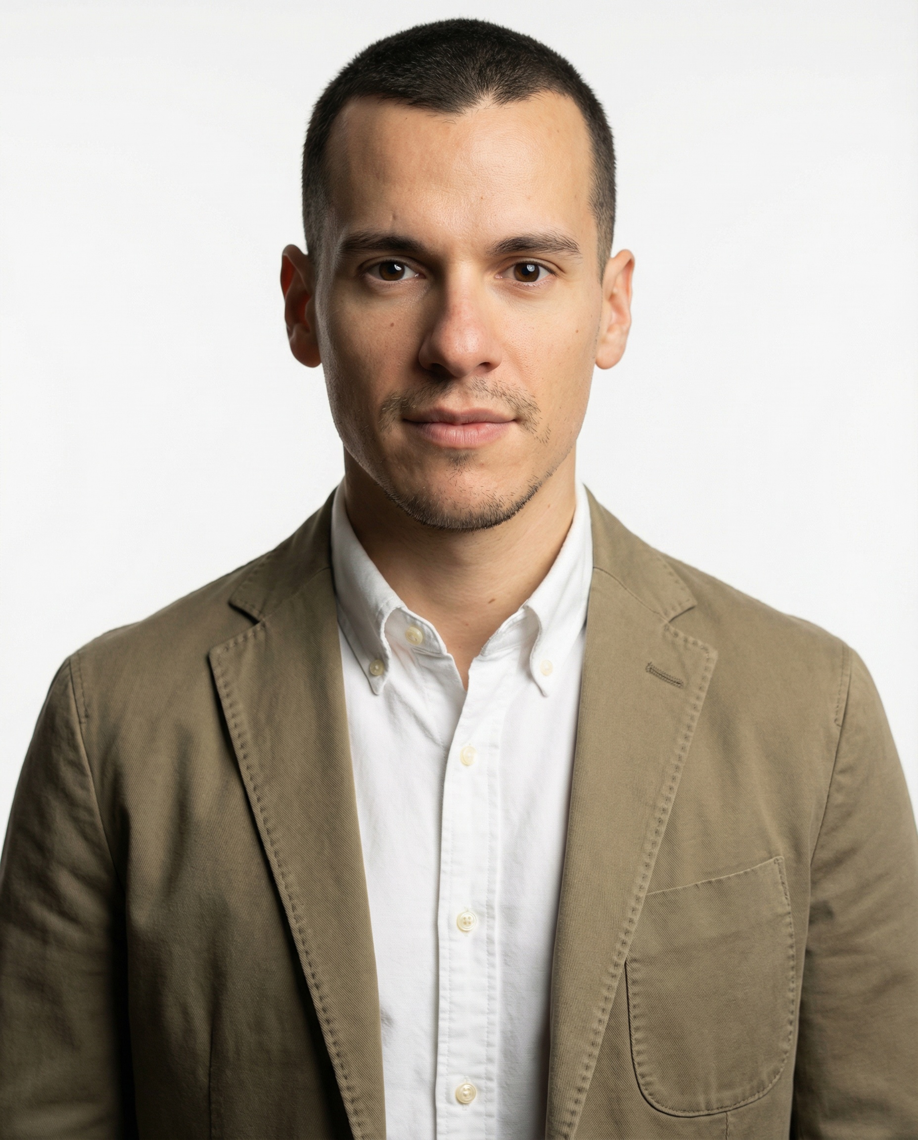 Blazer Kaki e Camicia Bianca